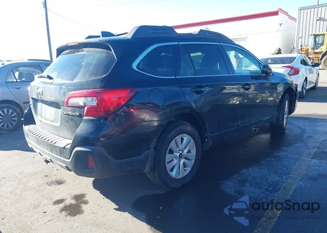 2018 Subaru Outback 2.5I Premium z USA, uszkodzony, nr VIN 4S4BSAFC8J3279767